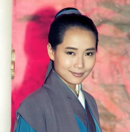 王者荣耀中许仙的学历背景是什么？许仙角色的详细信息有哪些？